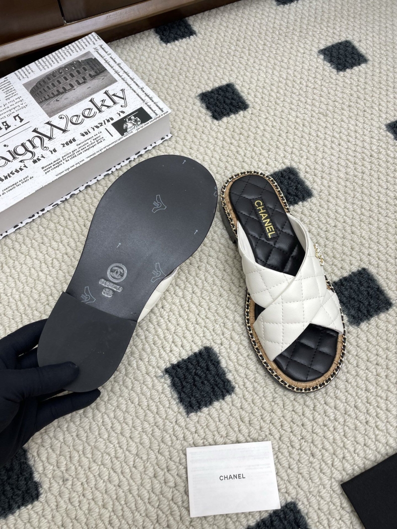 Ch**el slippers